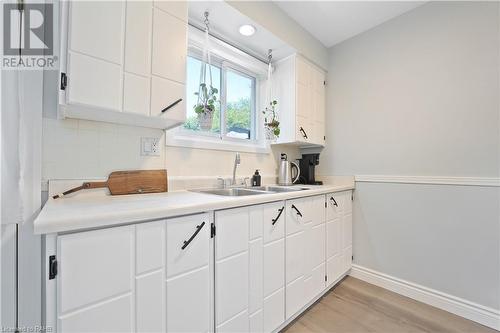 25 Linfield Drive Unit# 61, St. Catharines, ON - Indoor Photo Showing Kitchen With Double Sink