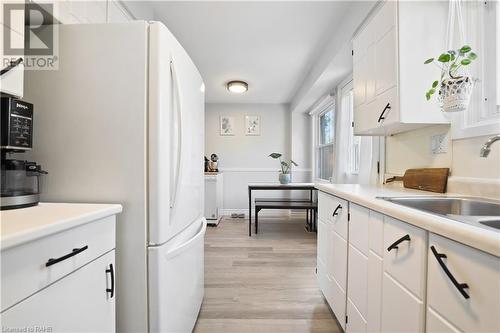 25 Linfield Drive Unit# 61, St. Catharines, ON - Indoor Photo Showing Kitchen