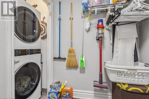 34 Plains Road E Unit# 404, Burlington, ON - Indoor Photo Showing Laundry Room