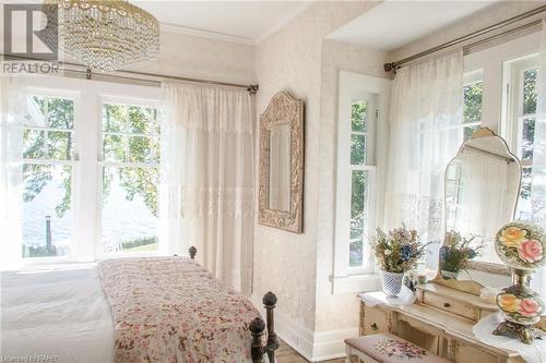 227 Green Street, Burlington, ON - Indoor Photo Showing Bedroom