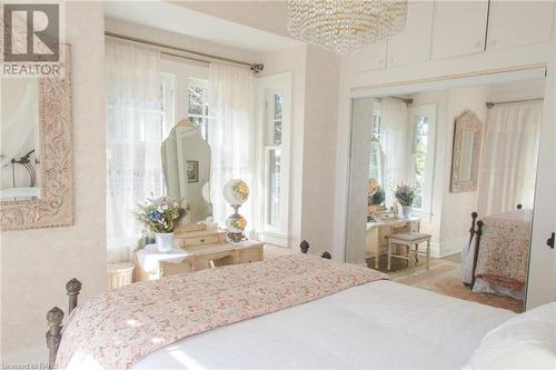 227 Green Street, Burlington, ON - Indoor Photo Showing Bedroom