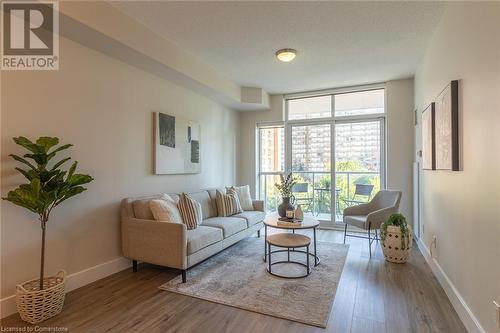 551 Maple Avenue Unit# 315, Burlington, ON - Indoor Photo Showing Living Room