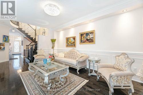 29 Township Avenue, Richmond Hill (Jefferson), ON - Indoor Photo Showing Living Room