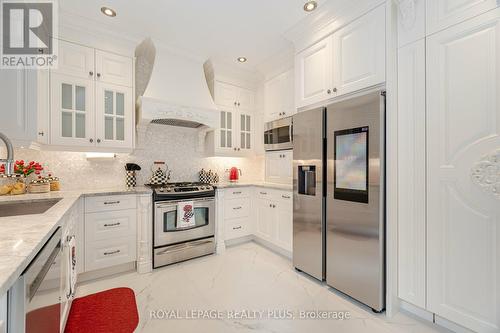 29 Township Avenue, Richmond Hill (Jefferson), ON - Indoor Photo Showing Kitchen With Upgraded Kitchen