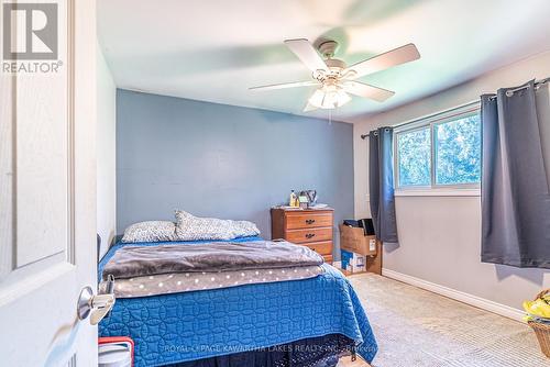 691 Cedar Glen Road, Kawartha Lakes, ON - Indoor Photo Showing Bedroom