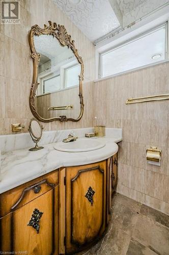 3 Edgehill Road, Toronto, ON - Indoor Photo Showing Bathroom