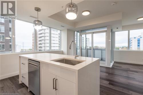 500 Brock Avenue Unit# 808, Burlington, ON - Indoor Photo Showing Kitchen