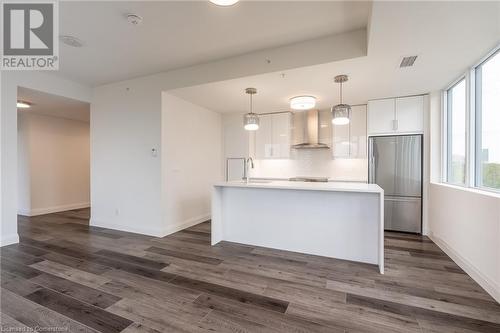 500 Brock Avenue Unit# 808, Burlington, ON - Indoor Photo Showing Kitchen