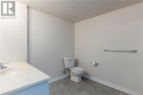 4 Saint Peters Court, Saint John, NB - Indoor Photo Showing Bathroom