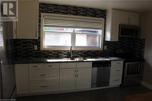 231 Garside Avenue S, Hamilton, ON - Indoor Photo Showing Kitchen