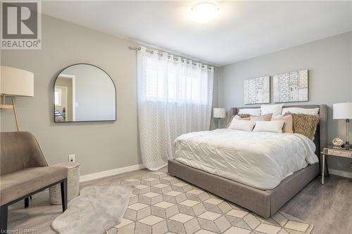 27 Woodman Drive N, Hamilton, ON - Indoor Photo Showing Bedroom