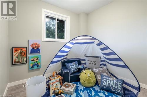 27 Woodman Drive N, Hamilton, ON - Indoor Photo Showing Bedroom