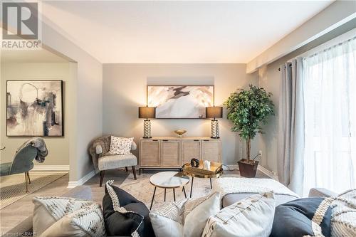 27 Woodman Drive N, Hamilton, ON - Indoor Photo Showing Living Room