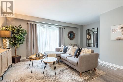 27 Woodman Drive N, Hamilton, ON - Indoor Photo Showing Living Room