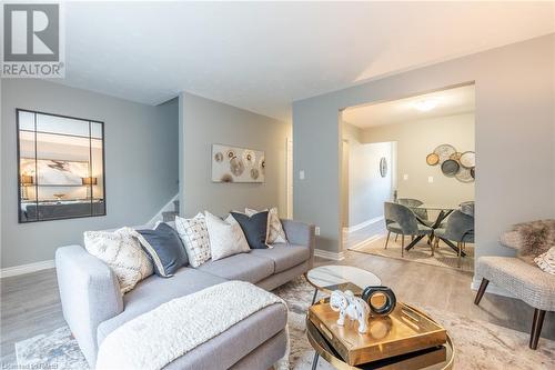 27 Woodman Drive N, Hamilton, ON - Indoor Photo Showing Living Room