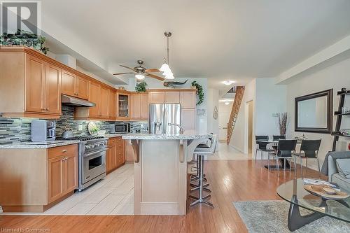 1069 Beach Boulevard, Hamilton, ON - Indoor Photo Showing Kitchen