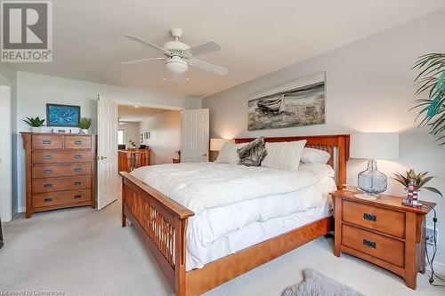 1069 Beach Boulevard, Hamilton, ON - Indoor Photo Showing Bedroom