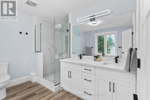 30 Golf Course Road, Bracebridge, ON - Indoor Photo Showing Bathroom