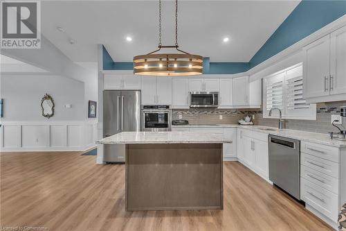 285 South Pelham Road, Welland, ON - Indoor Photo Showing Kitchen With Upgraded Kitchen