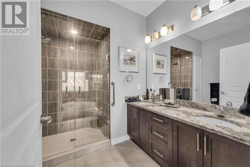 285 South Pelham Road, Welland, ON - Indoor Photo Showing Bathroom