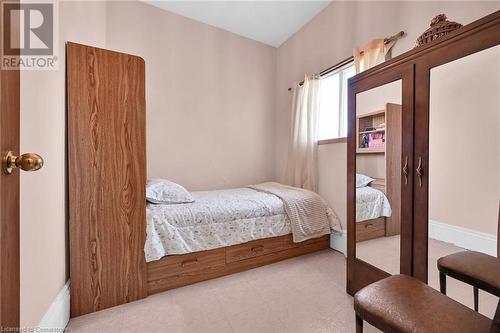 175 Victoria Avenue N, Hamilton, ON - Indoor Photo Showing Bedroom