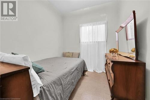 175 Victoria Avenue N, Hamilton, ON - Indoor Photo Showing Bedroom