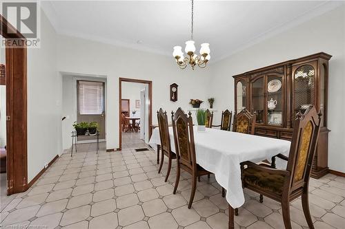 175 Victoria Avenue N, Hamilton, ON - Indoor Photo Showing Dining Room