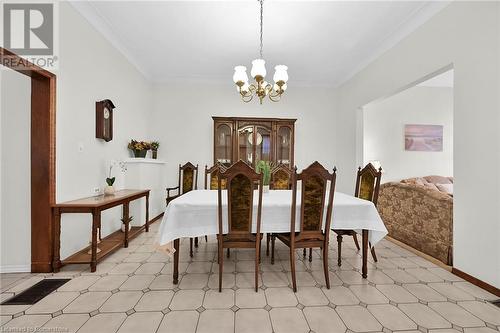 175 Victoria Avenue N, Hamilton, ON - Indoor Photo Showing Dining Room