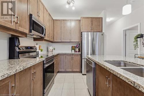 18 South Coast Circle, Crystal Beach, ON - Indoor Photo Showing Kitchen