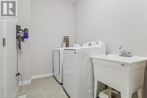 18 South Coast Circle, Crystal Beach, ON - Indoor Photo Showing Laundry Room