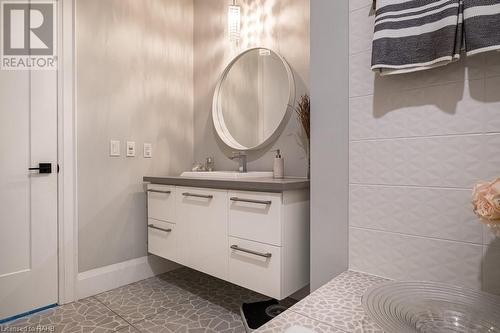 181 James Street N Unit# Ph6, Hamilton, ON - Indoor Photo Showing Bathroom