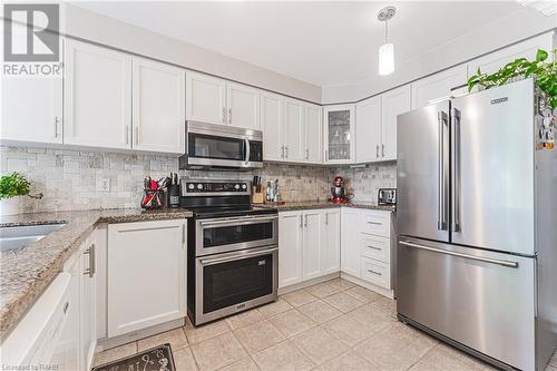 3361 Palmer Drive, Burlington, ON - Indoor Photo Showing Kitchen