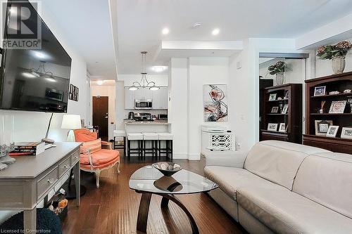 112 King Street E Unit# 410, Hamilton, ON - Indoor Photo Showing Living Room