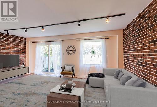 3035 Ilomar Crescent, Mississauga, ON - Indoor Photo Showing Living Room