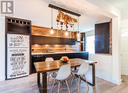 3035 Ilomar Crescent, Mississauga, ON - Indoor Photo Showing Dining Room