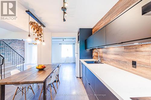 3035 Ilomar Crescent, Mississauga, ON - Indoor Photo Showing Kitchen