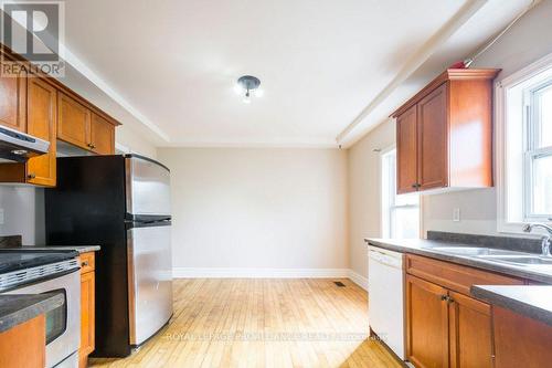 137 Foster Avenue, Belleville, ON - Indoor Photo Showing Kitchen