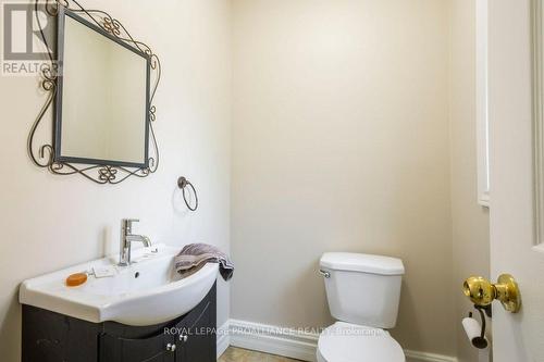 137 Foster Avenue, Belleville, ON - Indoor Photo Showing Bathroom