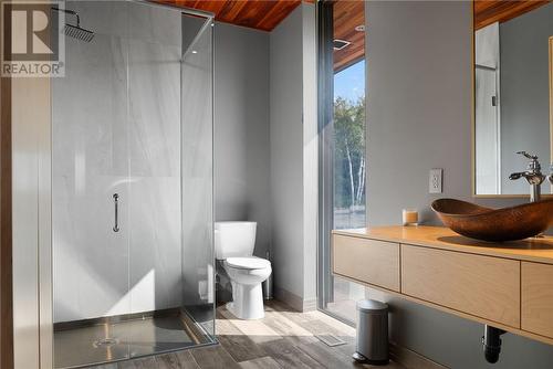 1293 Dew Drop Road, Sudbury, ON - Indoor Photo Showing Bathroom