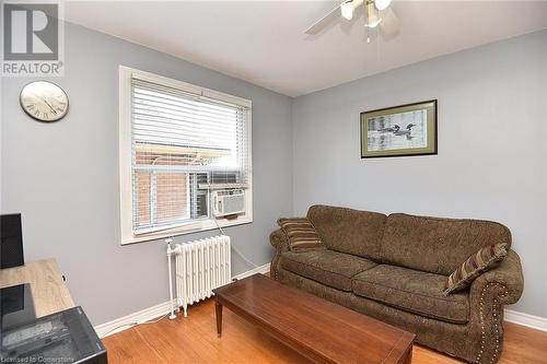 29 Sherman Avenue S Unit# 6, Hamilton, ON - Indoor Photo Showing Living Room