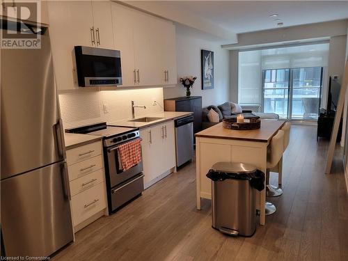 212 King William Street Unit# 913, Hamilton, ON - Indoor Photo Showing Kitchen