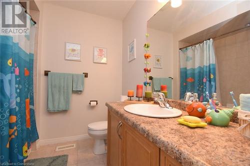 15 Clement Drive, Stoney Creek, ON - Indoor Photo Showing Bathroom