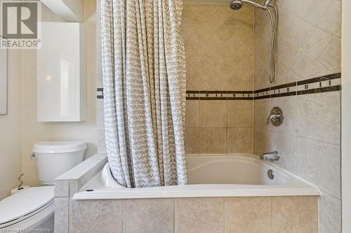 574 Tomahawk Crescent, Ancaster, ON - Indoor Photo Showing Bathroom