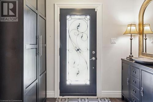 574 Tomahawk Crescent, Ancaster, ON - Indoor Photo Showing Bathroom