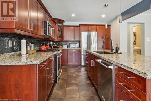 574 Tomahawk Crescent, Ancaster, ON - Indoor Photo Showing Kitchen With Stainless Steel Kitchen With Upgraded Kitchen