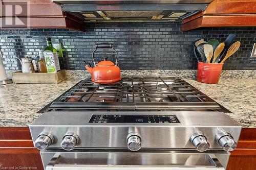 574 Tomahawk Crescent, Ancaster, ON - Indoor Photo Showing Kitchen With Double Sink