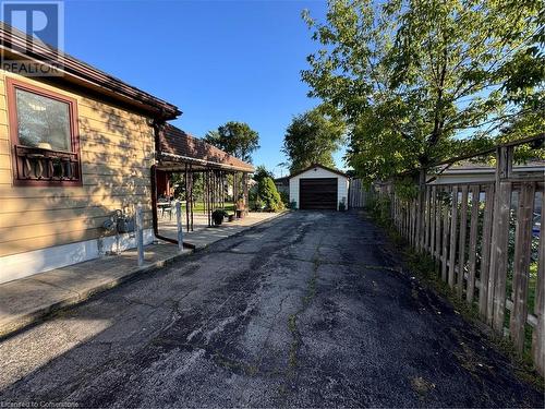 826 Mohawk Road E, Hamilton, ON - Outdoor