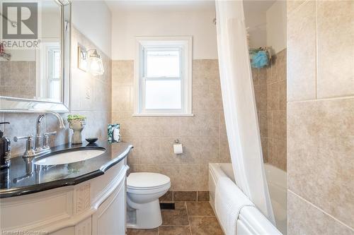 898 Partridge Drive, Burlington, ON - Indoor Photo Showing Bathroom