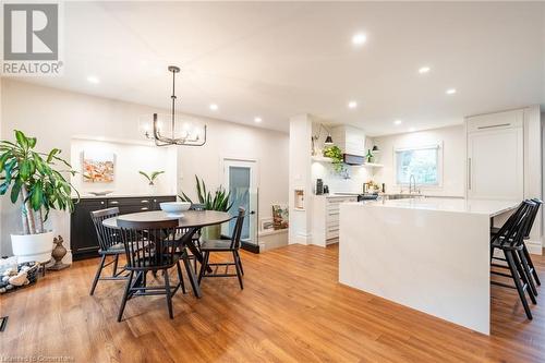 898 Partridge Drive, Burlington, ON - Indoor Photo Showing Dining Room