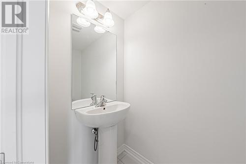 13A Bingham Road, Hamilton, ON - Indoor Photo Showing Bathroom